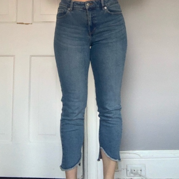 Joe Fresh Cropped Jeans - Picture 5 of 5